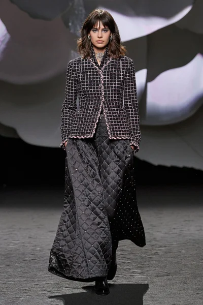 Look 48